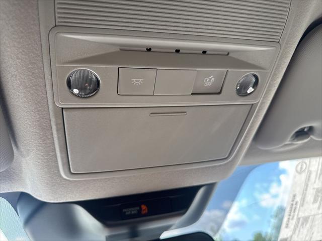 new 2025 Nissan Kicks car, priced at $29,318
