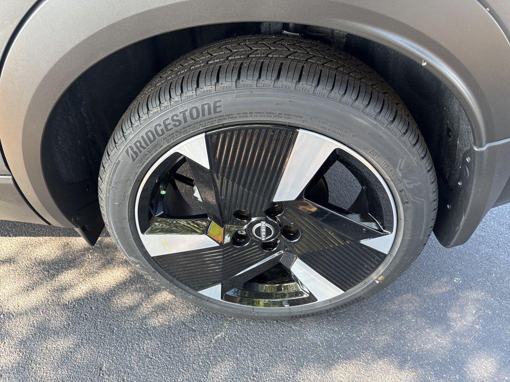 new 2025 Nissan Kicks car, priced at $25,318