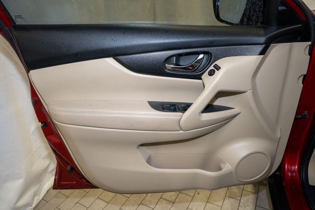 used 2016 Nissan Rogue car, priced at $14,984