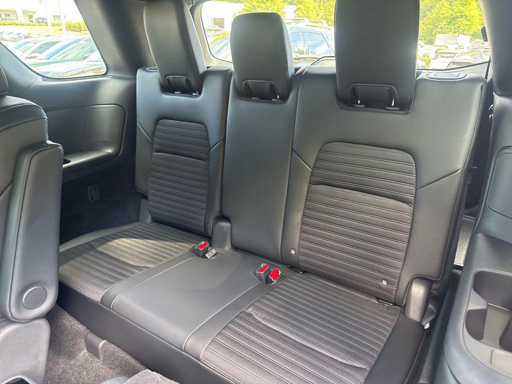 new 2025 Nissan Pathfinder car, priced at $39,178