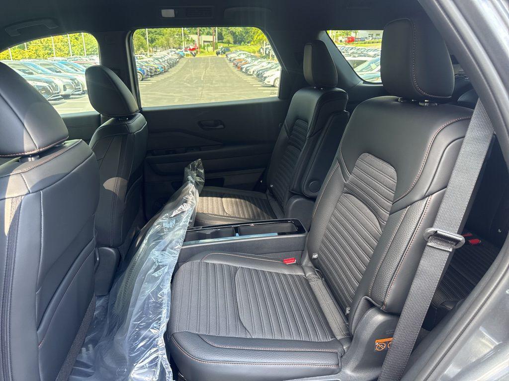 new 2025 Nissan Pathfinder car, priced at $39,178