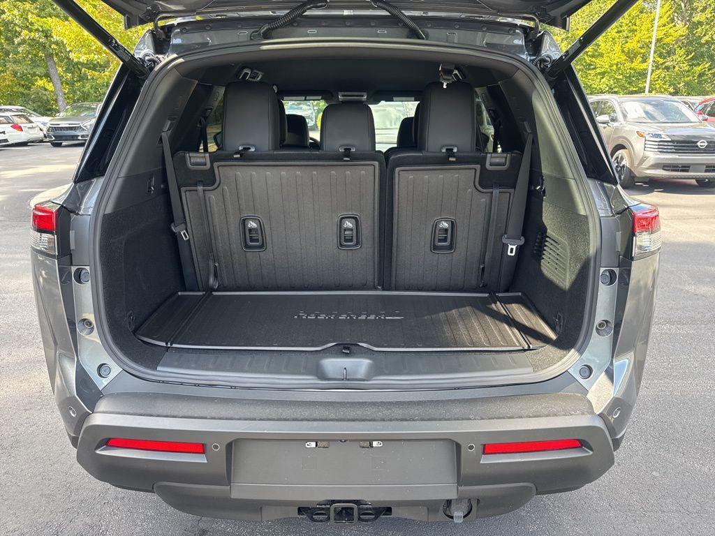new 2025 Nissan Pathfinder car, priced at $39,178