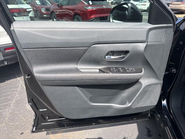 new 2025 Nissan Kicks car, priced at $26,555