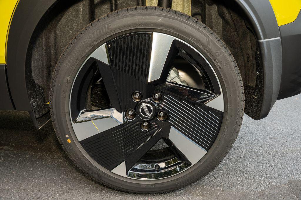 new 2025 Nissan Kicks car, priced at $24,563