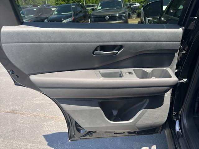 new 2025 Nissan Pathfinder car, priced at $43,967
