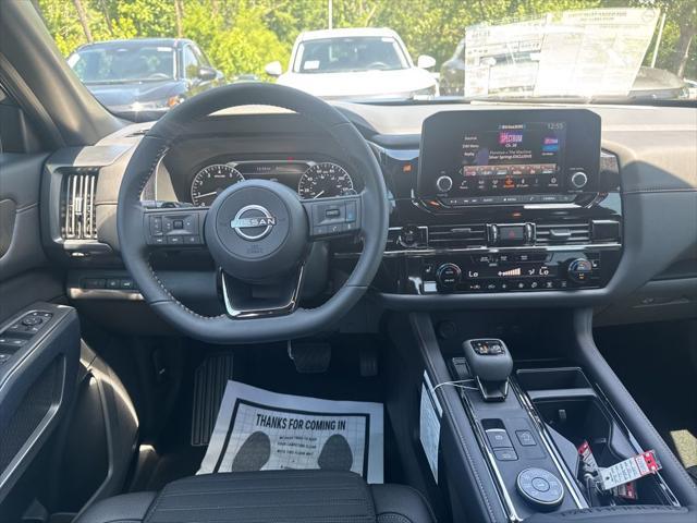 new 2025 Nissan Pathfinder car, priced at $43,967