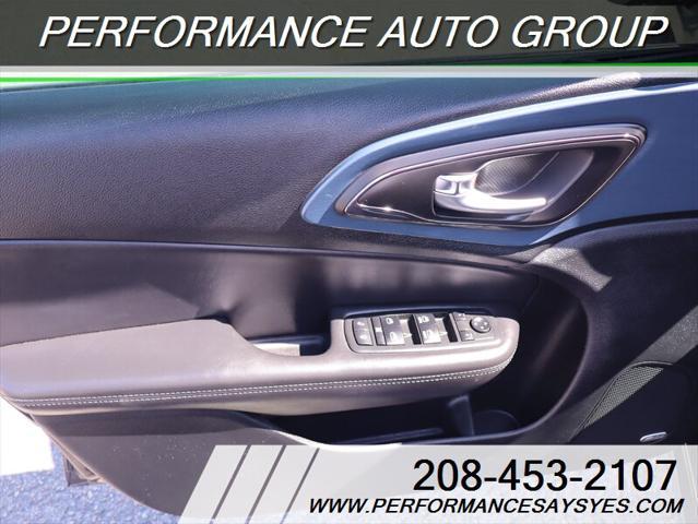 used 2015 Chrysler 200 car, priced at $10,999