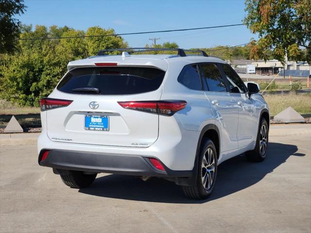 used 2023 Toyota Highlander car, priced at $39,000