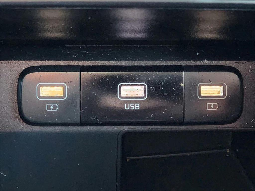 used 2023 Kia Sorento car, priced at $24,600