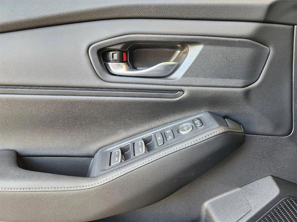 new 2025 Honda Accord Hybrid car, priced at $33,899