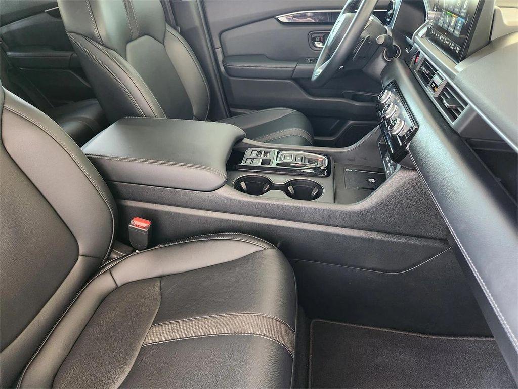 used 2025 Honda Pilot car, priced at $39,400