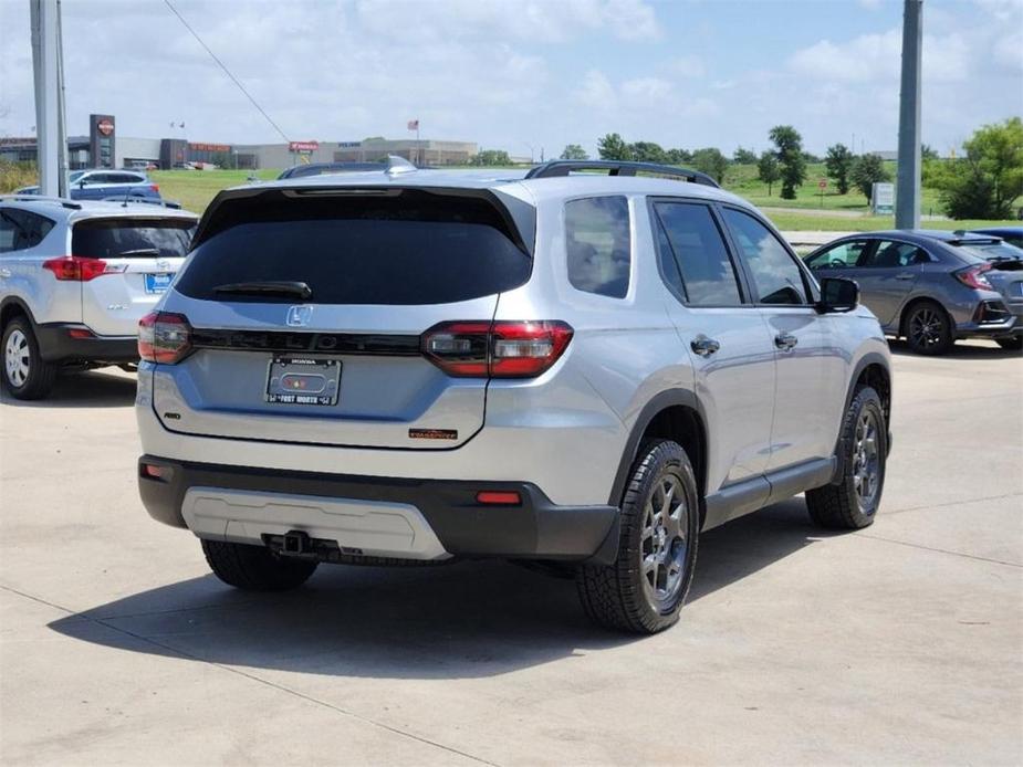 new 2025 Honda Pilot car, priced at $48,050