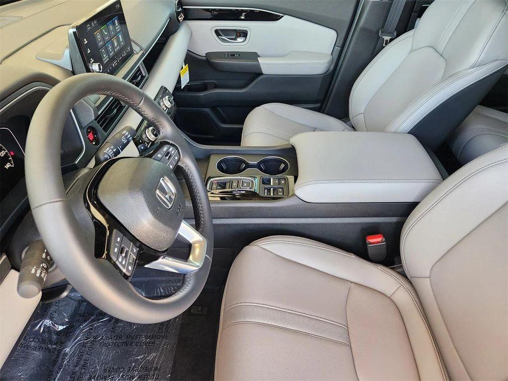 new 2025 Honda Pilot car, priced at $42,498