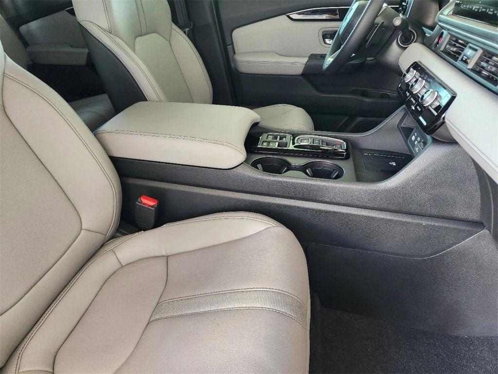 new 2025 Honda Pilot car, priced at $43,472