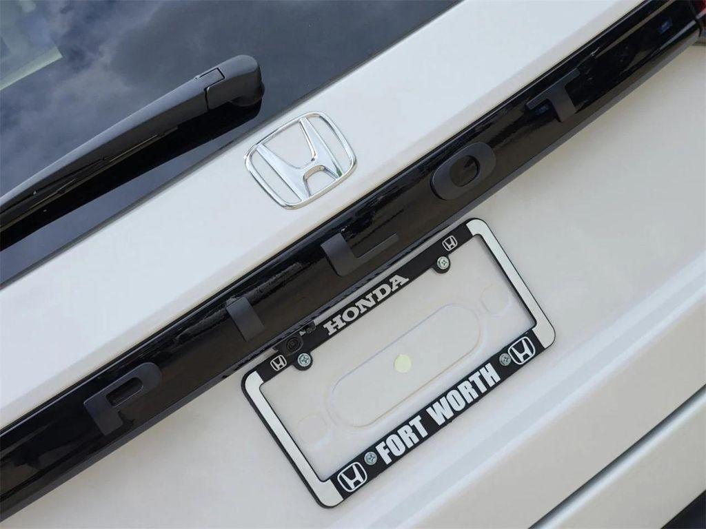 new 2025 Honda Pilot car, priced at $43,472
