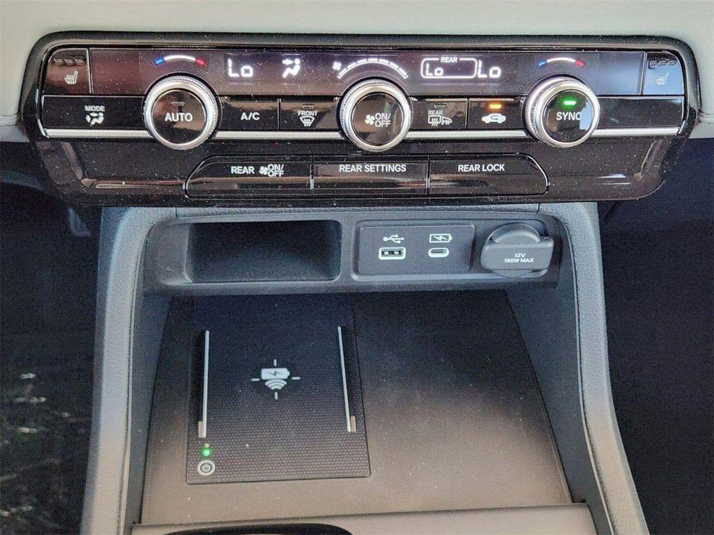 new 2025 Honda Pilot car, priced at $43,472