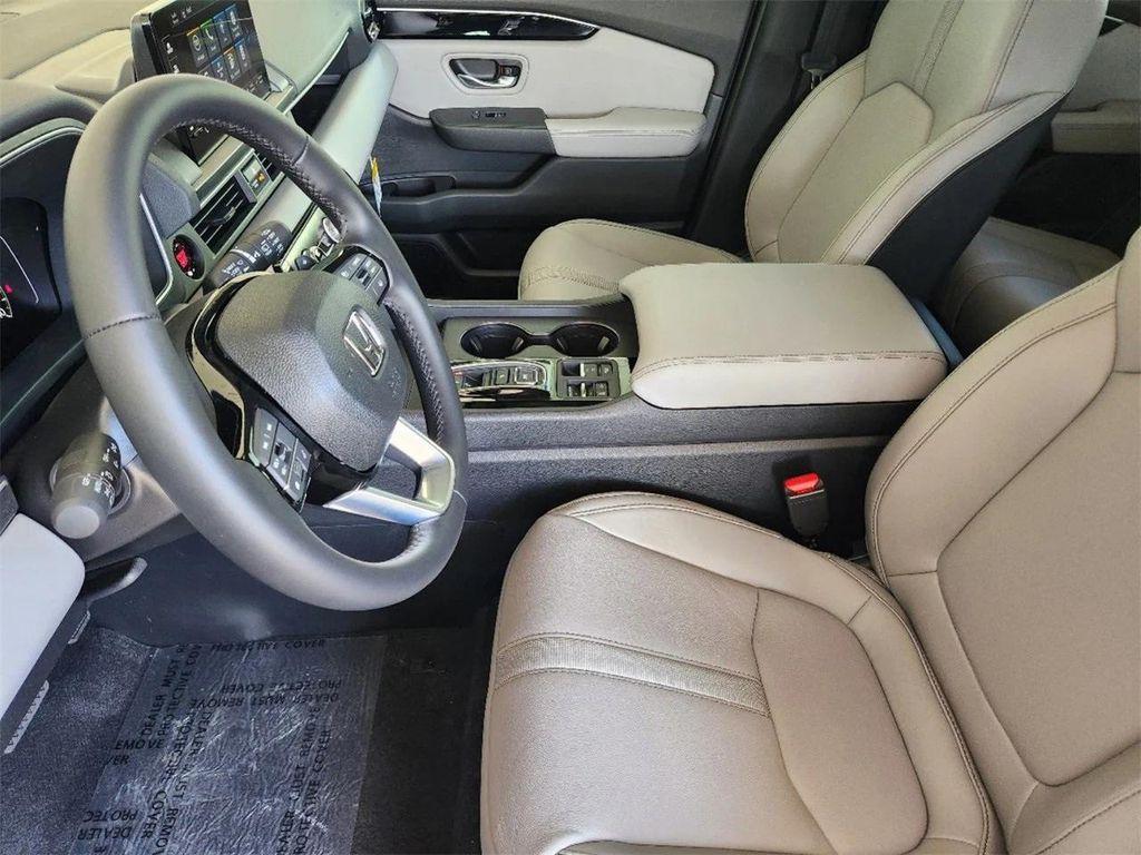 new 2025 Honda Pilot car, priced at $43,472