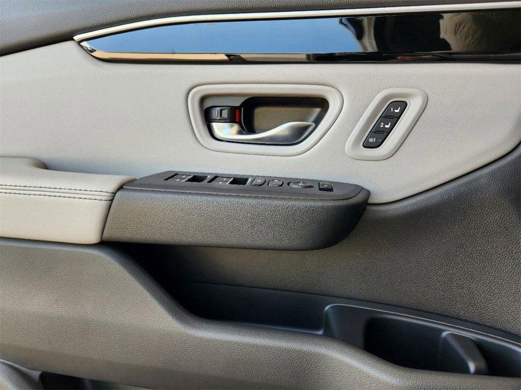 new 2025 Honda Pilot car, priced at $43,472