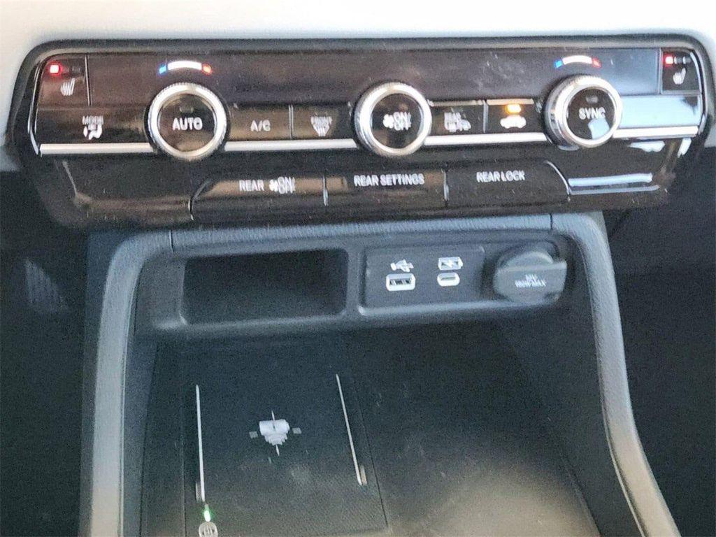 new 2025 Honda Pilot car, priced at $42,924