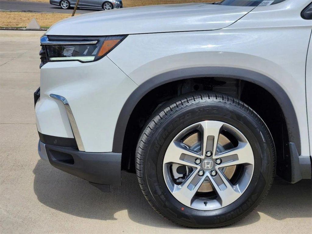 new 2025 Honda Pilot car, priced at $42,924