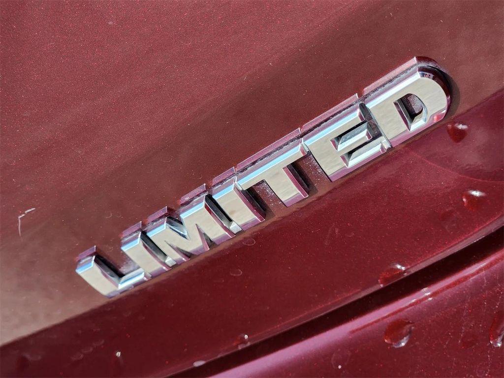 used 2018 Toyota Highlander car, priced at $24,400