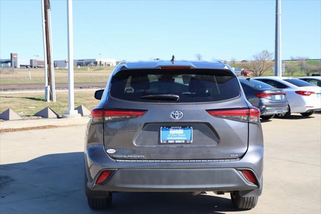 used 2023 Toyota Highlander car, priced at $37,900