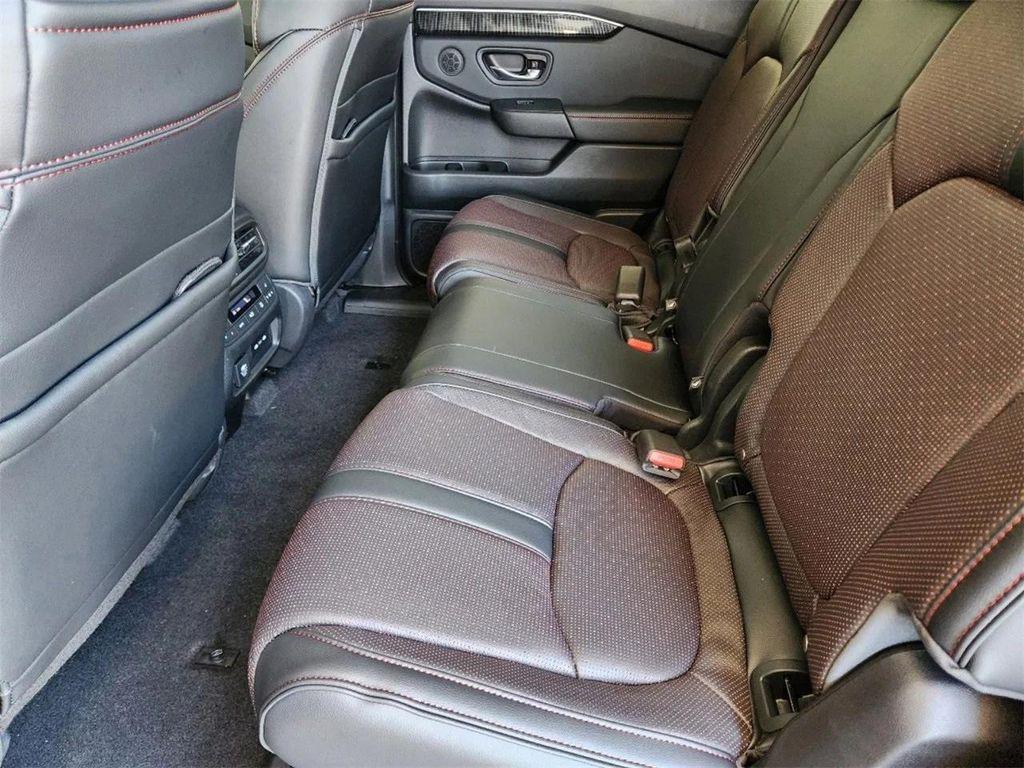 new 2025 Honda Pilot car, priced at $51,799