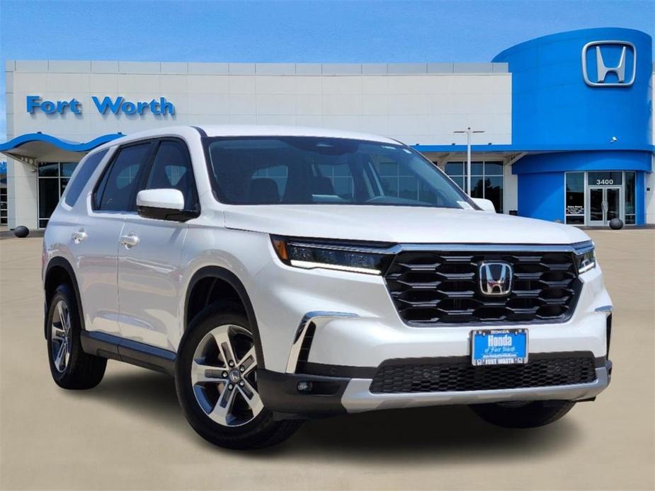 new 2025 Honda Pilot car, priced at $45,318