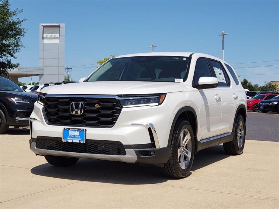 new 2025 Honda Pilot car, priced at $45,318