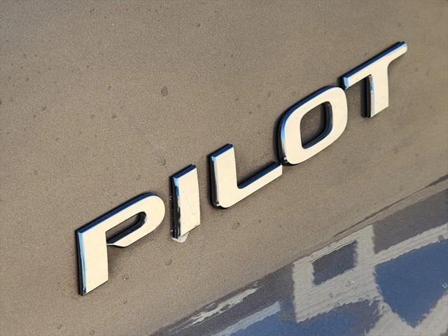 used 2022 Honda Pilot car, priced at $27,200