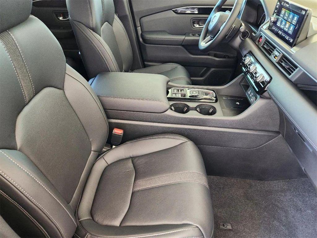 new 2025 Honda Pilot car, priced at $42,498
