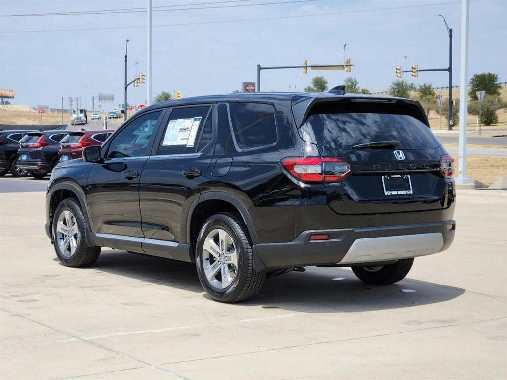 new 2025 Honda Pilot car, priced at $42,498