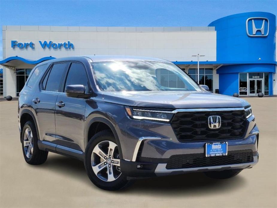 new 2025 Honda Pilot car, priced at $44,223