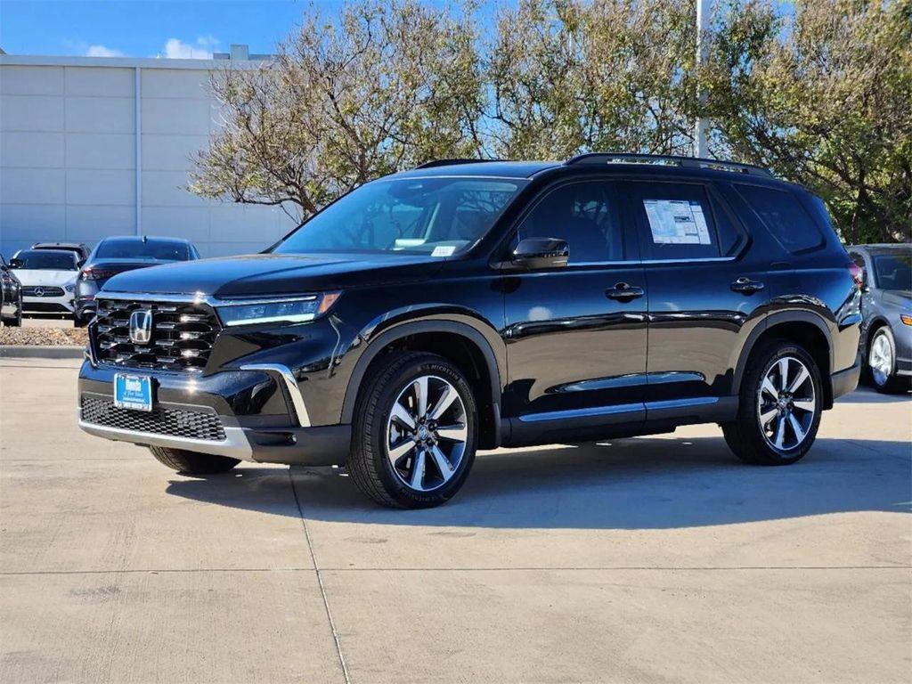 new 2025 Honda Pilot car, priced at $45,537