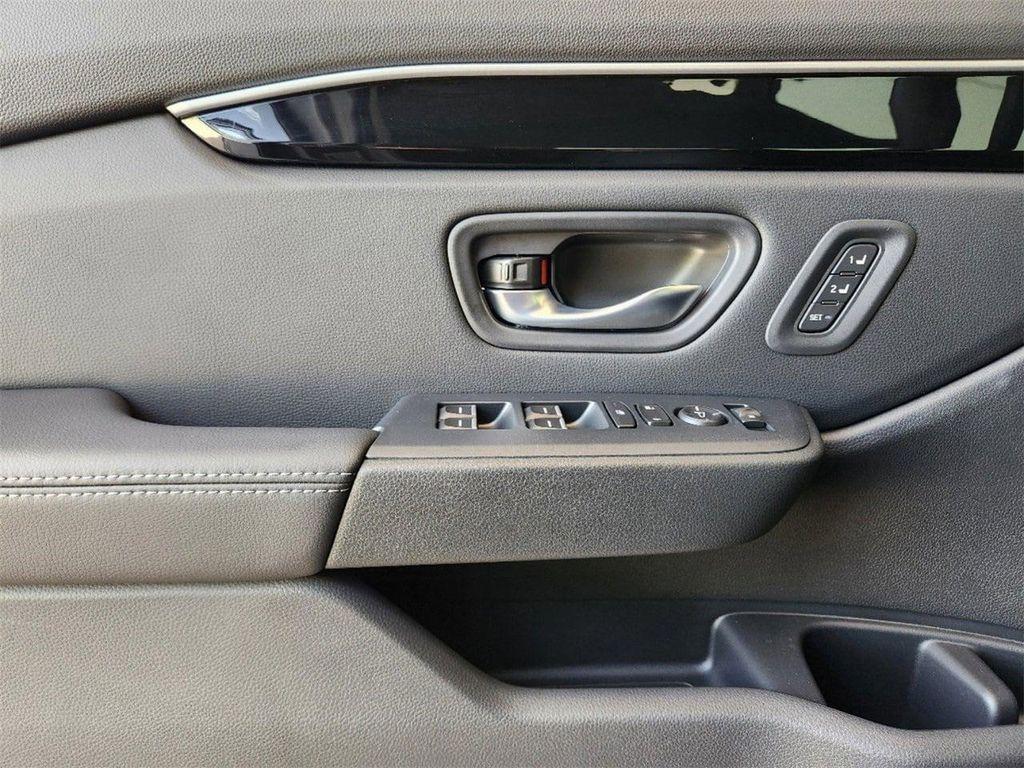 new 2025 Honda Pilot car, priced at $45,537