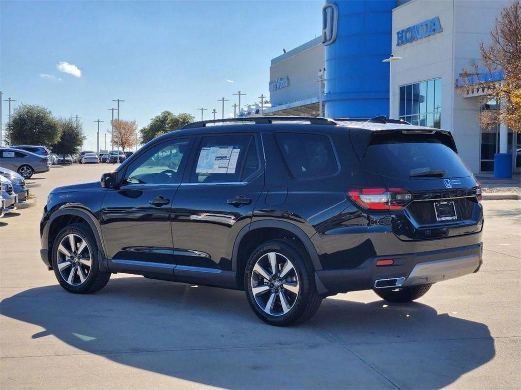 new 2025 Honda Pilot car, priced at $45,537