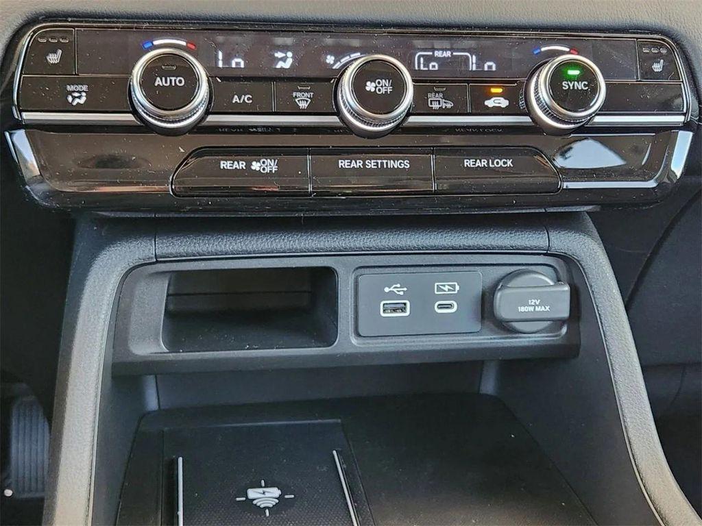 new 2025 Honda Pilot car, priced at $45,537