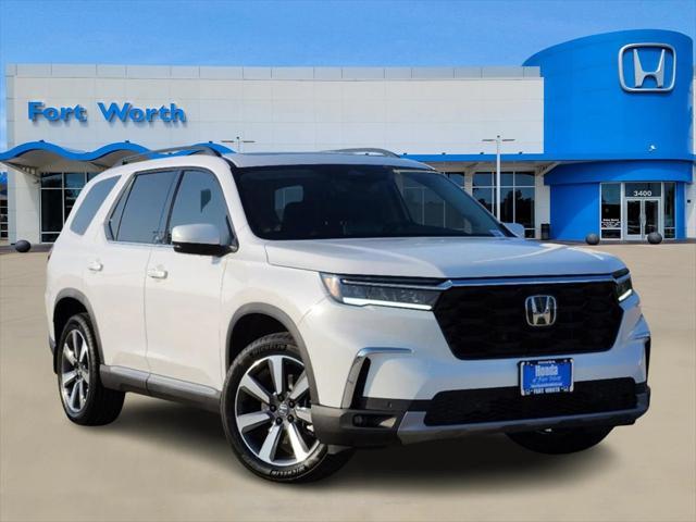 new 2025 Honda Pilot car, priced at $45,864