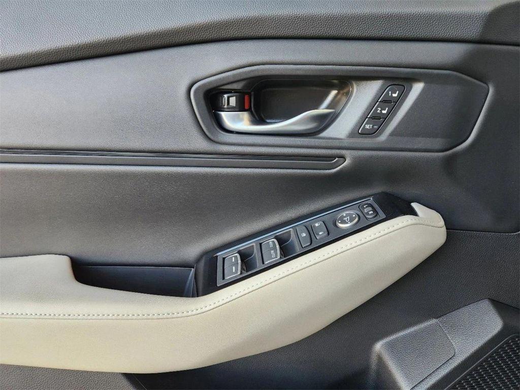 new 2025 Honda Accord Hybrid car, priced at $37,865