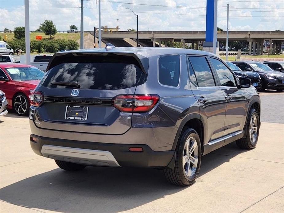 new 2025 Honda Pilot car, priced at $45,158