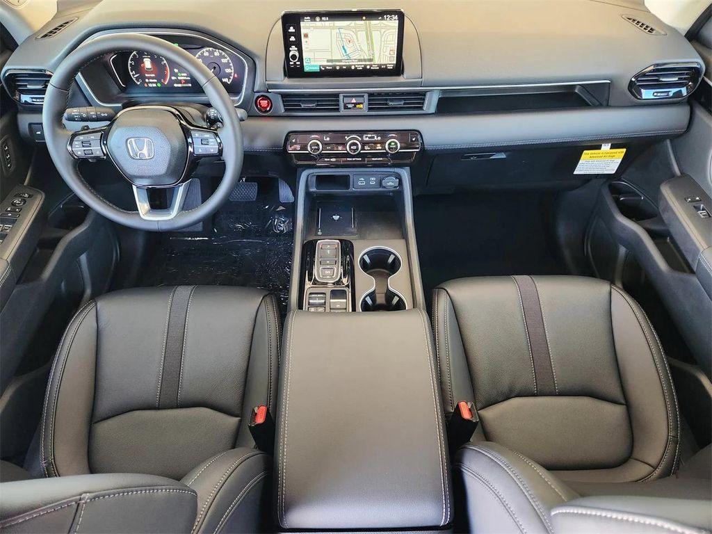 new 2025 Honda Pilot car, priced at $47,427