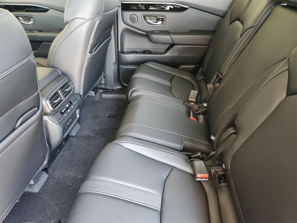 new 2025 Honda Pilot car, priced at $47,427