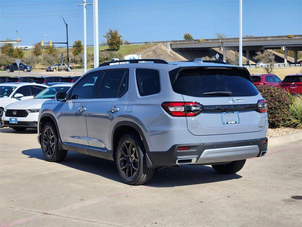 new 2025 Honda Pilot car, priced at $47,427