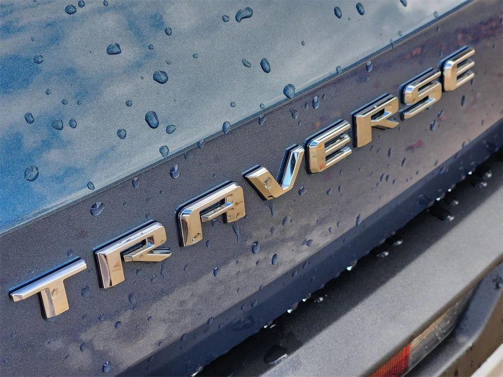 used 2025 Chevrolet Traverse car, priced at $37,900