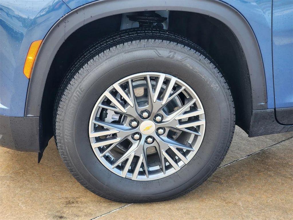 used 2025 Chevrolet Traverse car, priced at $37,900
