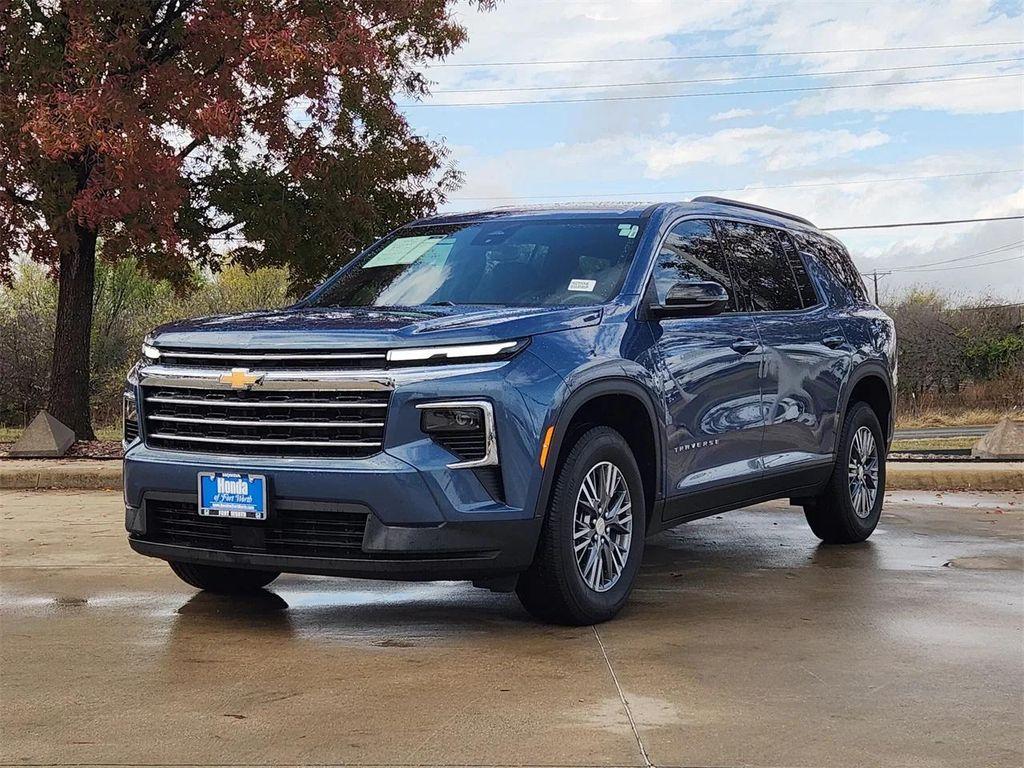 used 2025 Chevrolet Traverse car, priced at $37,900