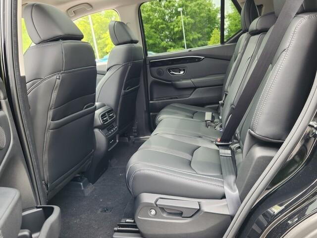 new 2025 Honda Pilot car, priced at $46,950