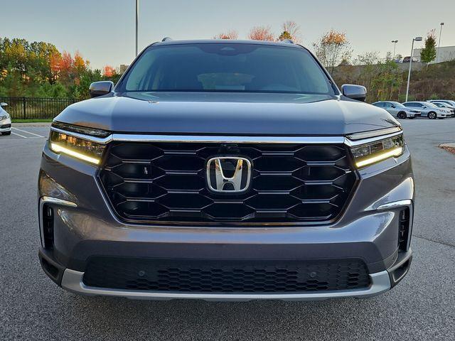 new 2025 Honda Pilot car, priced at $52,475