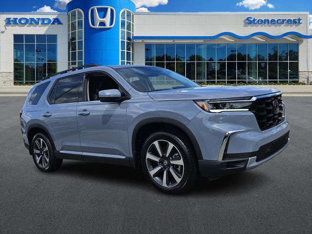 new 2025 Honda Pilot car, priced at $48,395