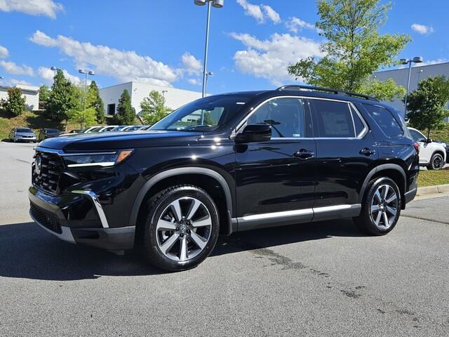 new 2025 Honda Pilot car, priced at $48,670